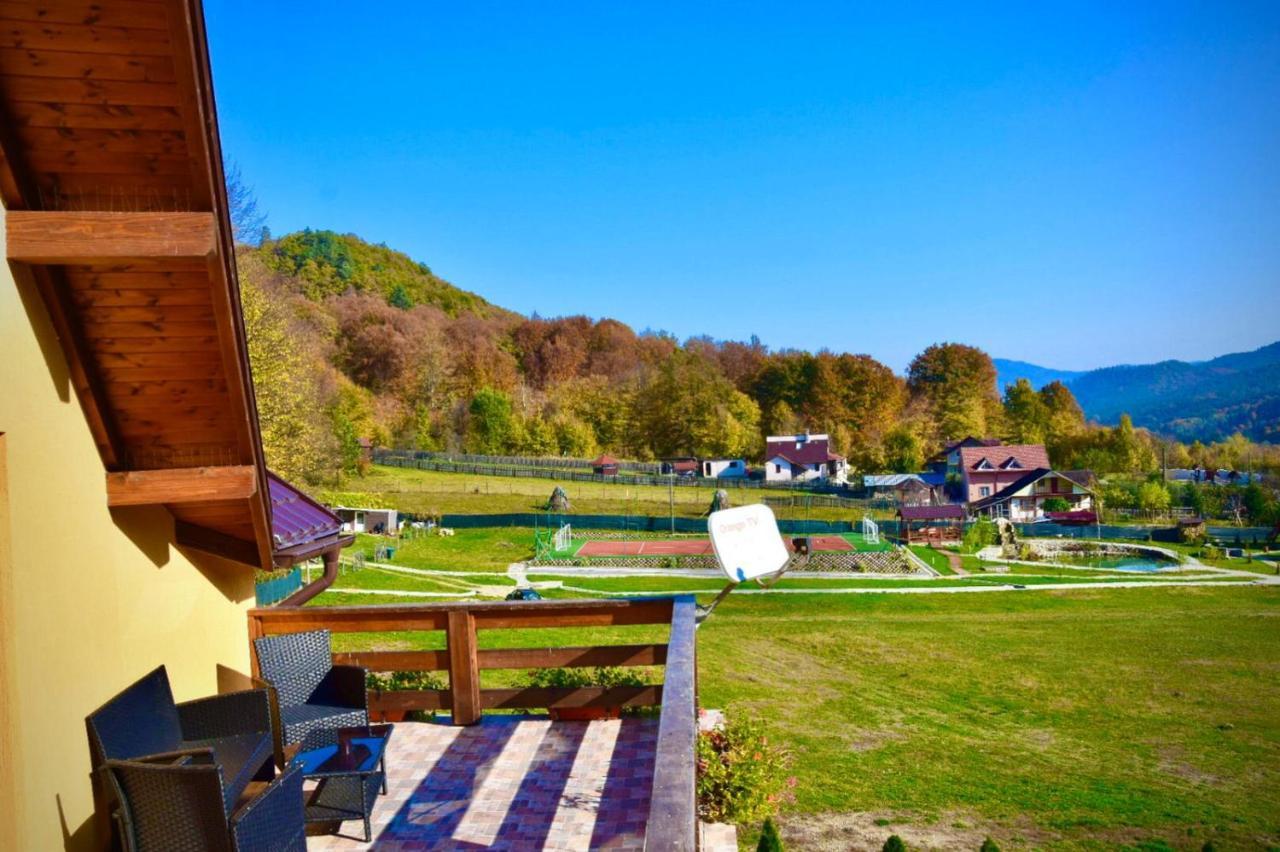 Green Property Dofteana Kültér fotó