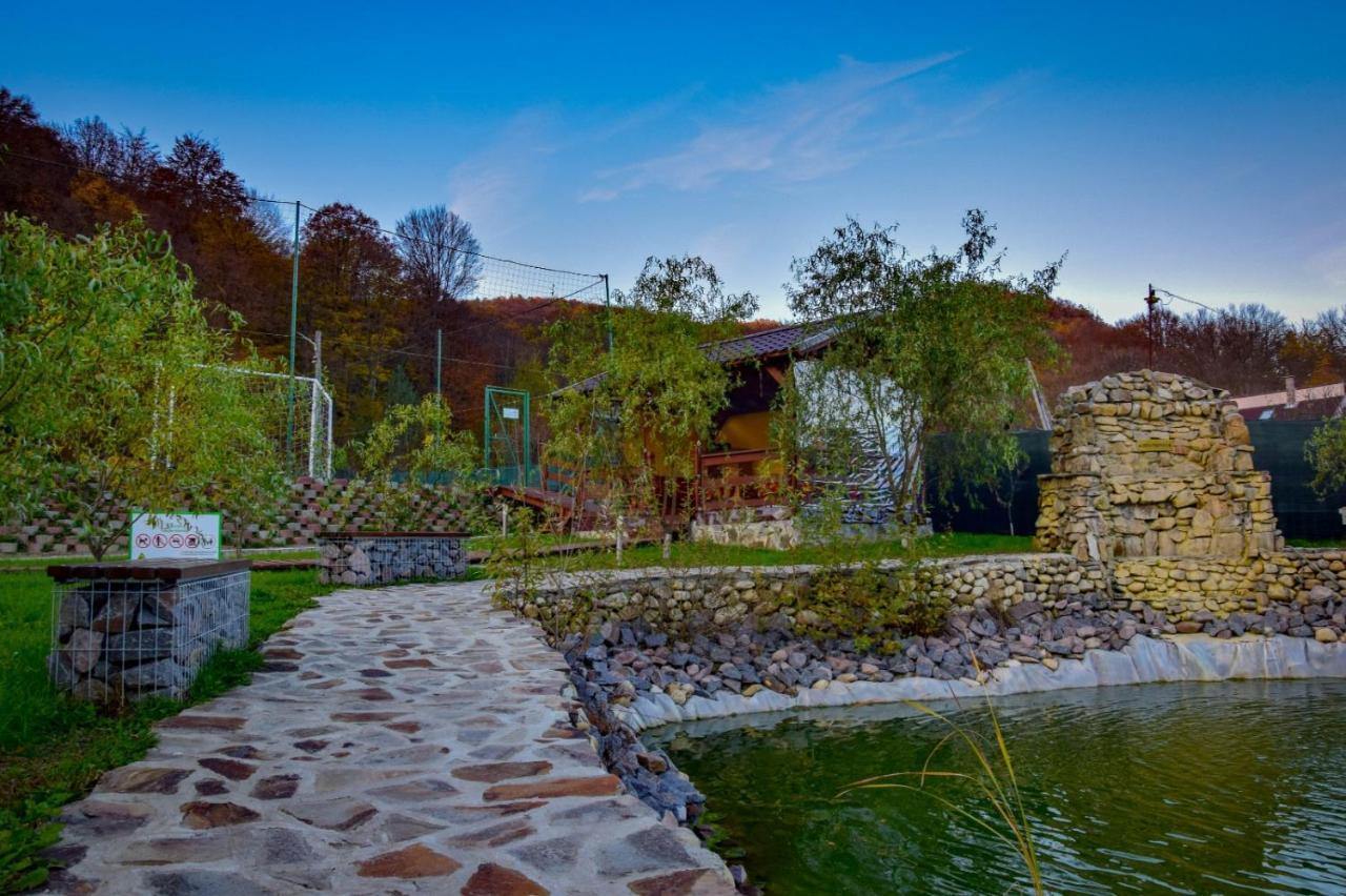 Green Property Dofteana Kültér fotó