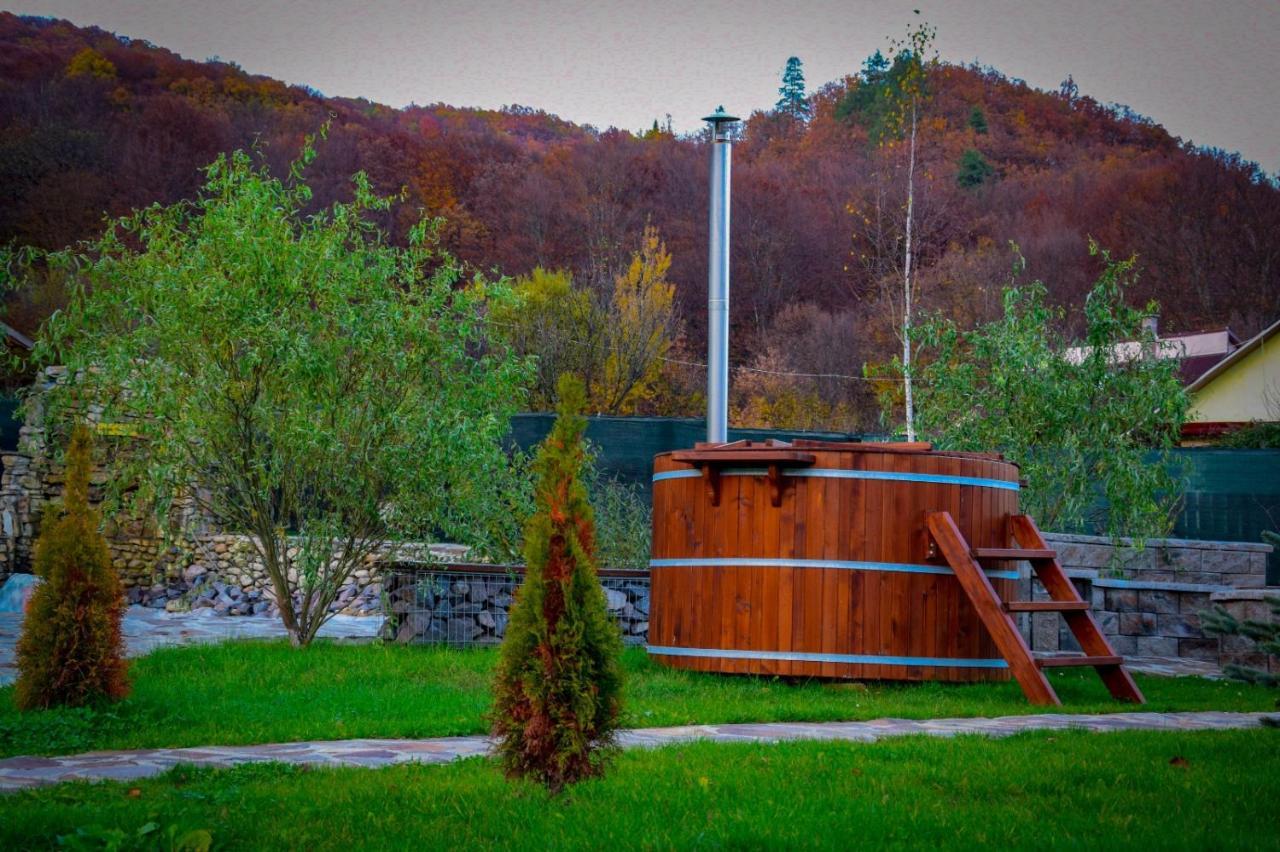 Green Property Dofteana Kültér fotó