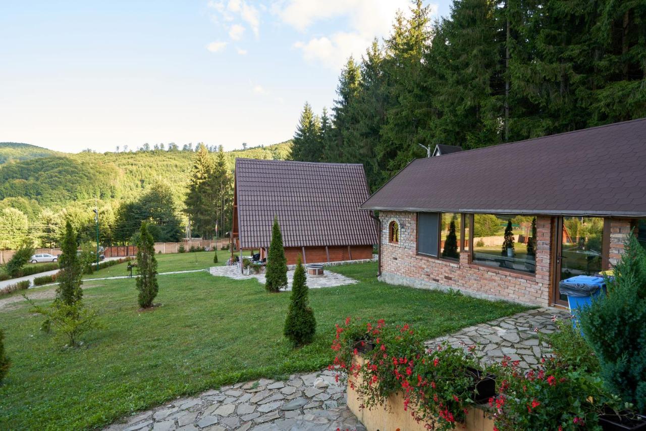 Green Property Dofteana Kültér fotó