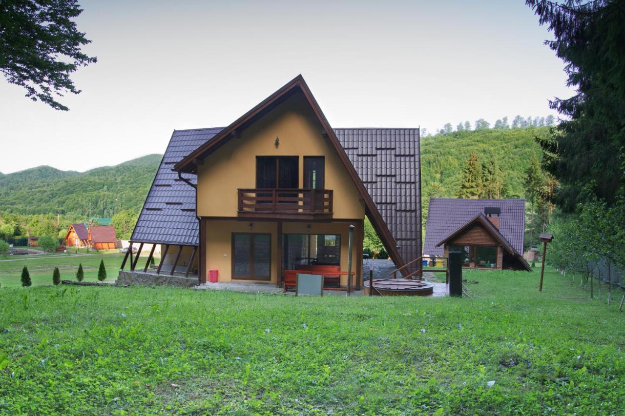 Green Property Dofteana Kültér fotó